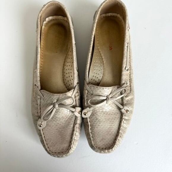 Marc Joseph NY Cypress Hill Moccasins Beige Snakeskin Loafers Women 7.5 Comfort - Picture 2 of 10